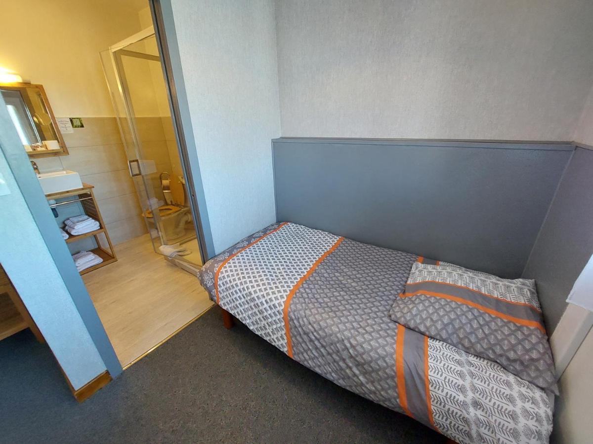 Astaffort L'Accent - Hotel 2 Etoiles Et Restaurant - Logis Hotels מראה חיצוני תמונה